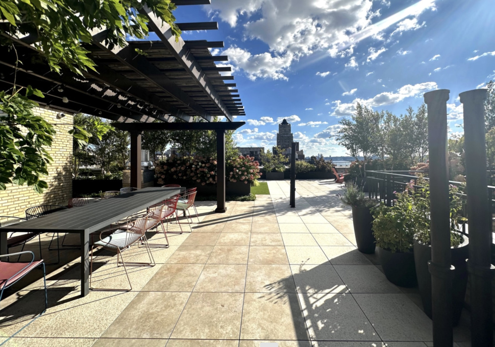 23407410 large15.jpg